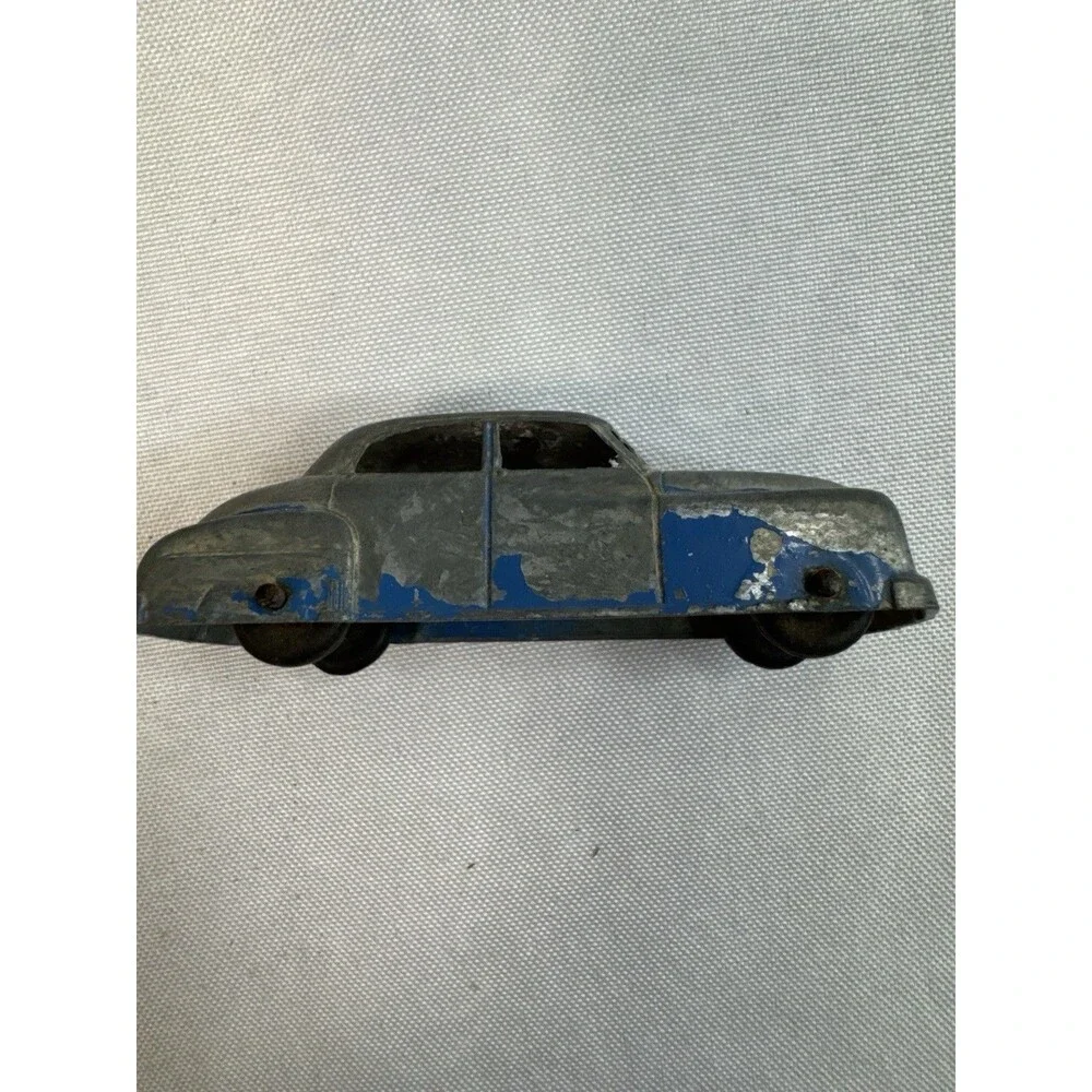 Vintage 1940s 1950s Tootsietoy 4 Door Sedan Blue Diecast Car 3